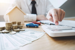 3 Reasons to Consolidate Debt Into a Personal Loan